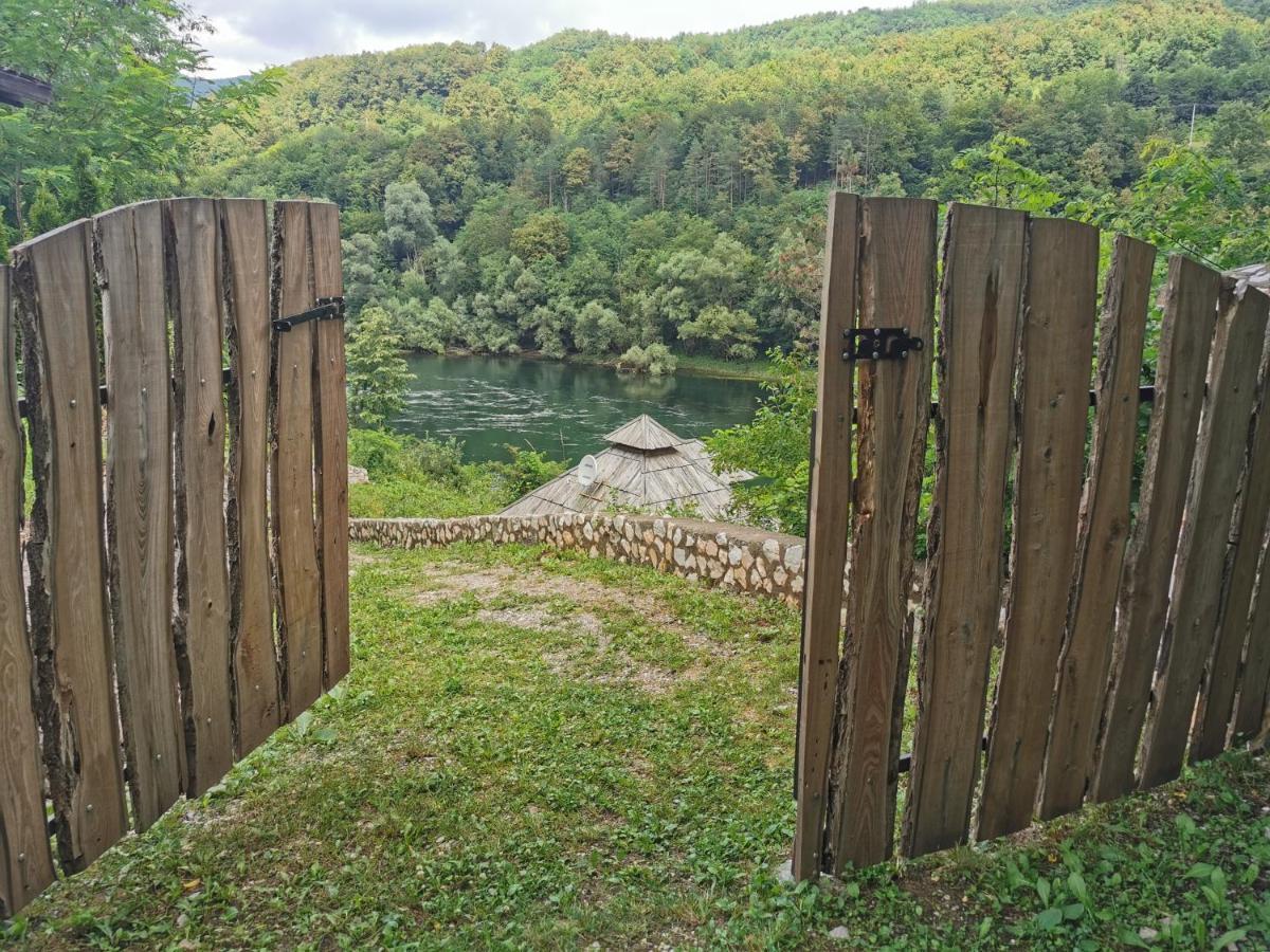 Brvnara Na Obali Reke Drine Villa Beserovina Exterior photo